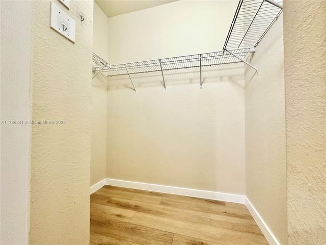 11403 NW 89th St 219, Doral, FL 33178