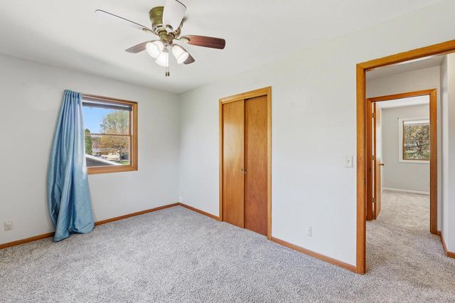 911 Mayer LANE, Mayville, WI 53050