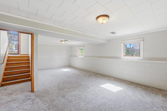 911 Mayer LANE, Mayville, WI 53050