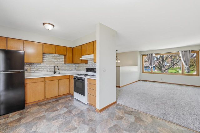 911 Mayer LANE, Mayville, WI 53050