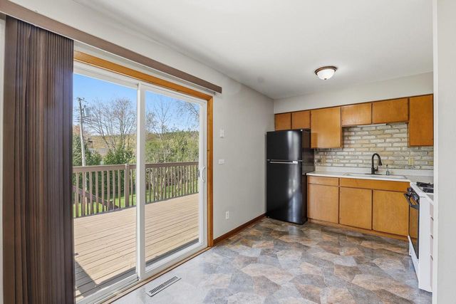 911 Mayer LANE, Mayville, WI 53050