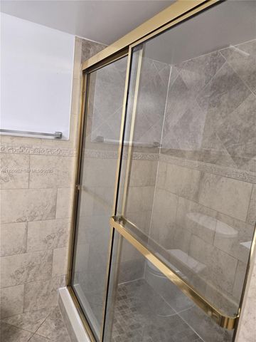 8054 SW 150 AV 408, Miami, FL 33193