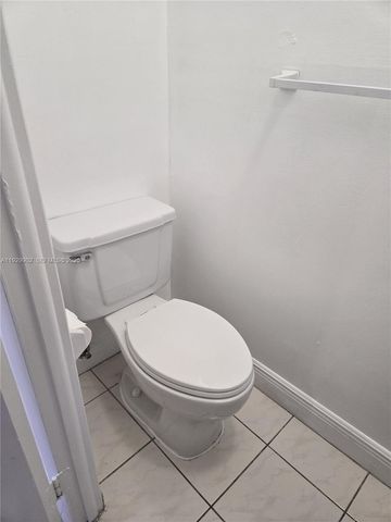 8054 SW 150 AV 408, Miami, FL 33193