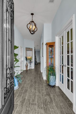 108 Gateway Drive, Alvarado, TX 76009