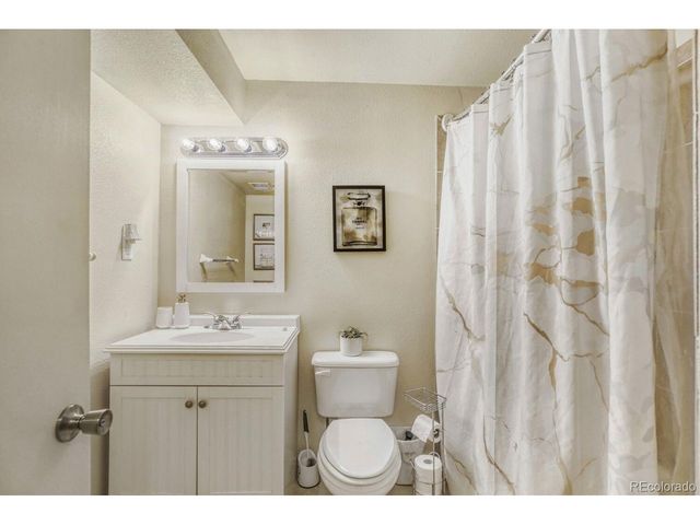 2803 Denver Ave, Longmont, CO 80503