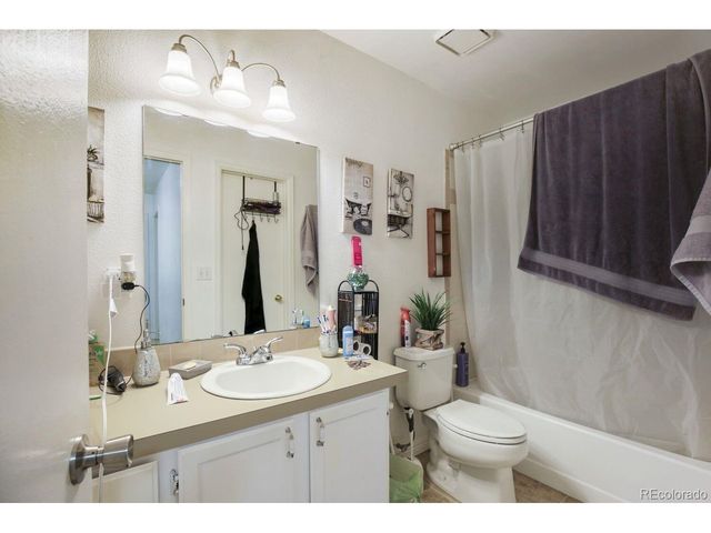 2803 Denver Ave, Longmont, CO 80503