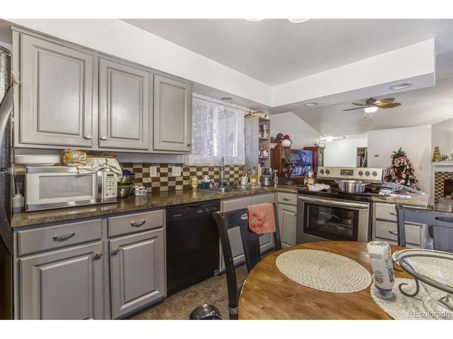 2803 Denver Ave, Longmont, CO 80503