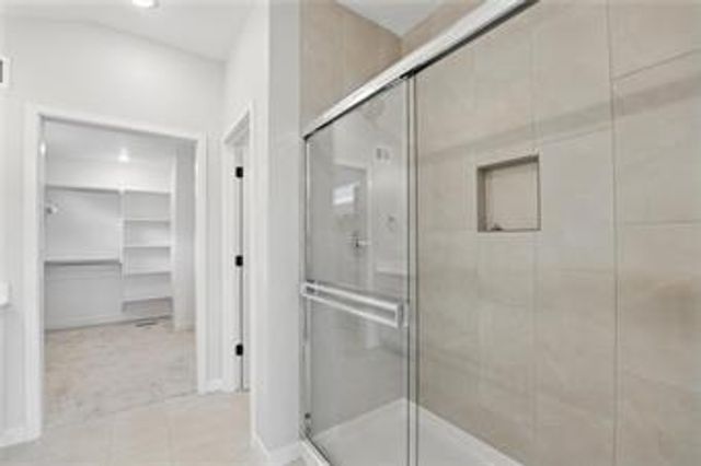 500 SW Chelmsford Drive, Blue Springs, MO 64014