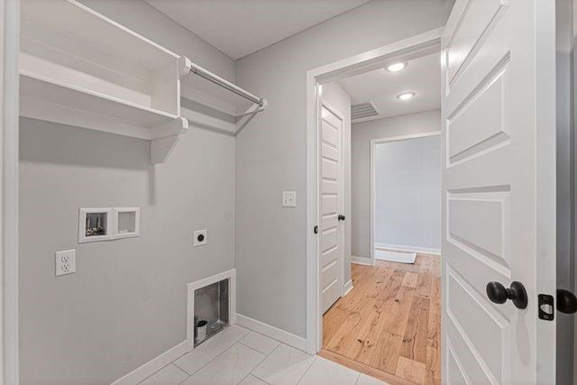 500 SW Chelmsford Drive, Blue Springs, MO 64014