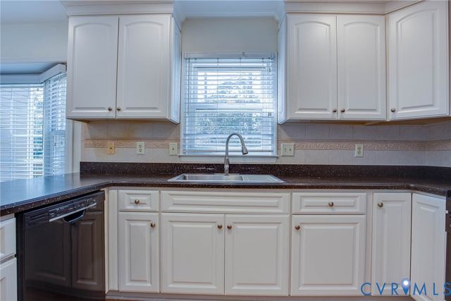 518 Glenmeadow Rd, Midlothian, VA 23114