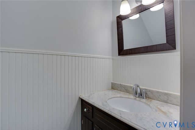 518 Glenmeadow Rd, Midlothian, VA 23114