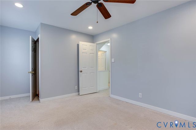 518 Glenmeadow Rd, Midlothian, VA 23114