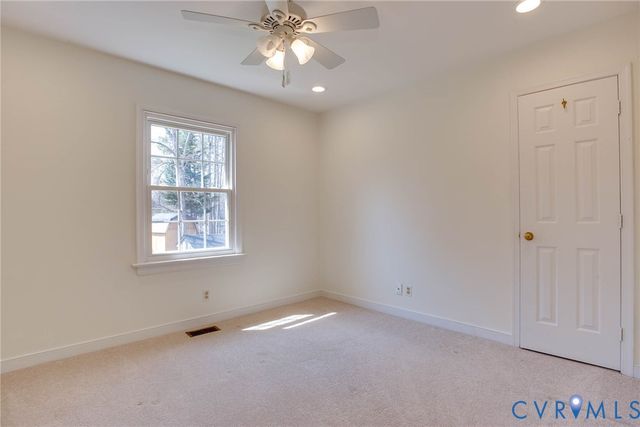 518 Glenmeadow Rd, Midlothian, VA 23114