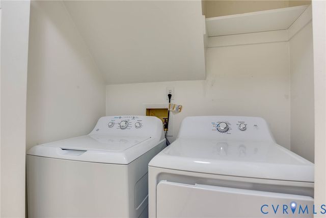 518 Glenmeadow Rd, Midlothian, VA 23114