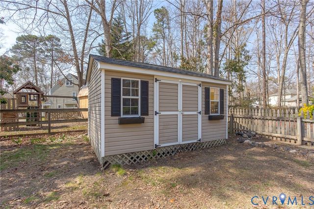 518 Glenmeadow Rd, Midlothian, VA 23114