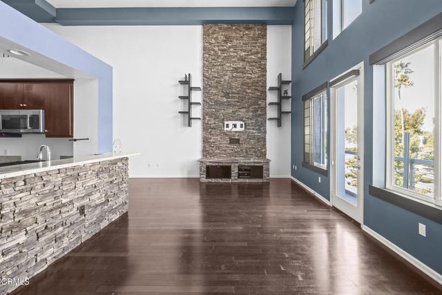 1901 Victoria Avenue 201, Oxnard, CA 93035