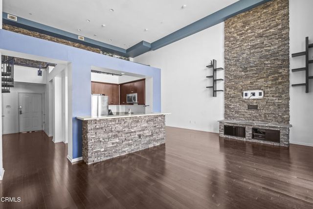 1901 Victoria Avenue 201, Oxnard, CA 93035