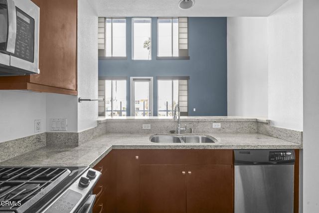 1901 Victoria Avenue 201, Oxnard, CA 93035