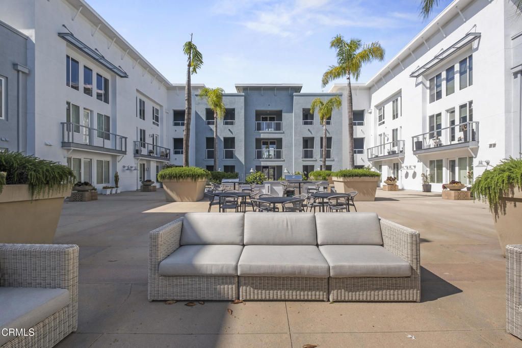 1901 Victoria Avenue 201, Oxnard, CA 93035