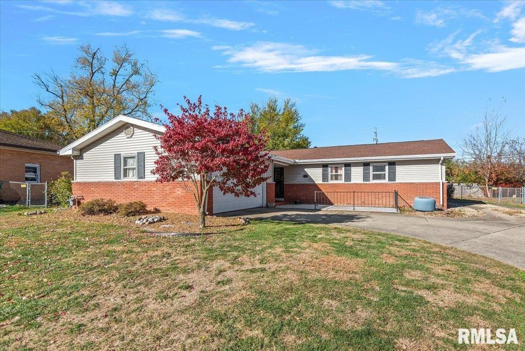 627 Witherspoon Drive, Springfield, IL 62704