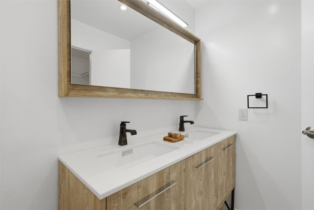 2501 Zia 7-104, Santa Fe, NM 87505