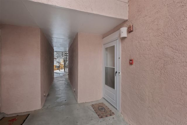 2501 Zia 7-104, Santa Fe, NM 87505