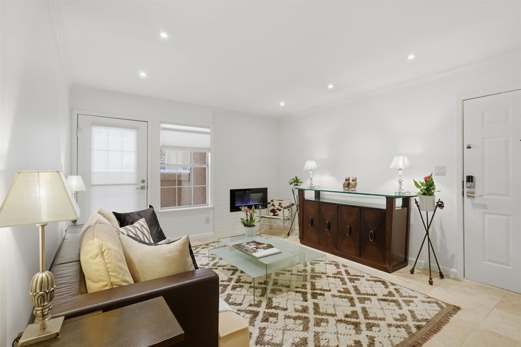 2501 Zia 7-104, Santa Fe, NM 87505