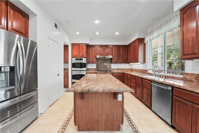 28 Lakeside, Buena Park, CA 90621