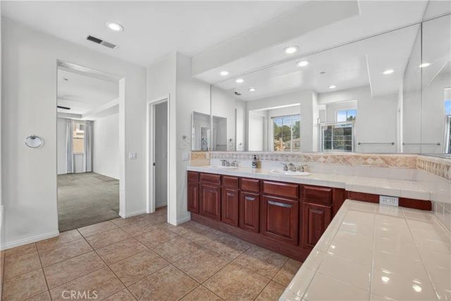 28 Lakeside, Buena Park, CA 90621