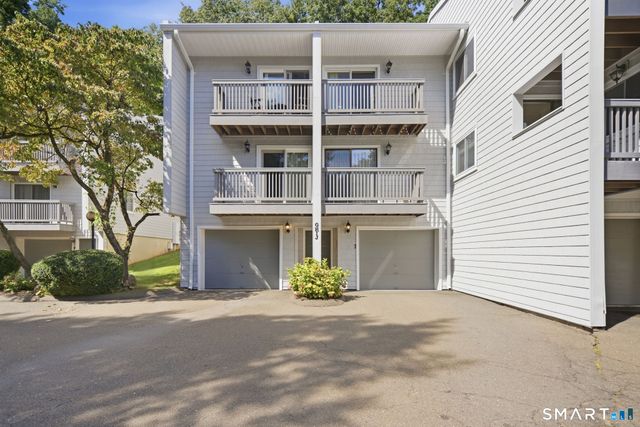 16 Rockmeadow Road I, Norwalk, CT 06850
