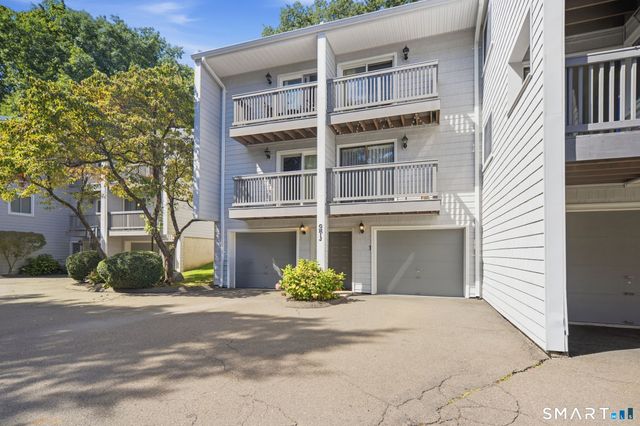 16 Rockmeadow Road I, Norwalk, CT 06850