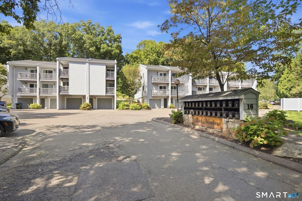 16 Rockmeadow Road I, Norwalk, CT 06850