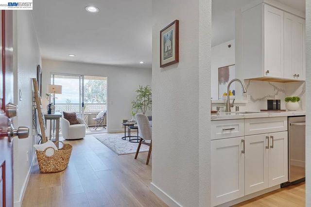 685 Dartmore Ln 365, Hayward, CA 94544