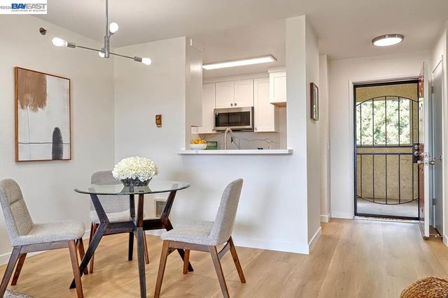 685 Dartmore Ln 365, Hayward, CA 94544
