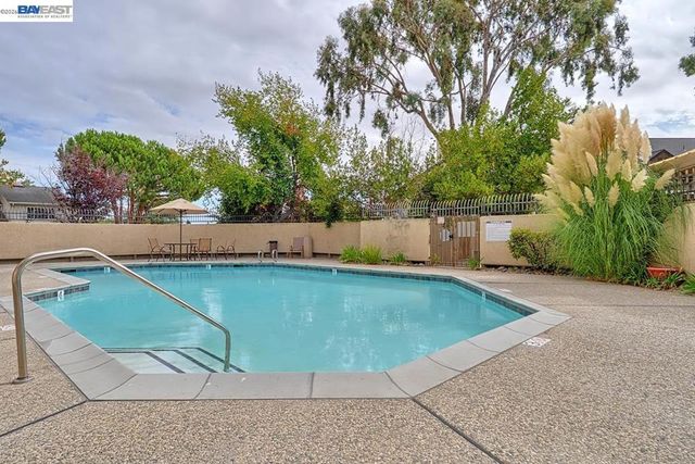 685 Dartmore Ln 365, Hayward, CA 94544