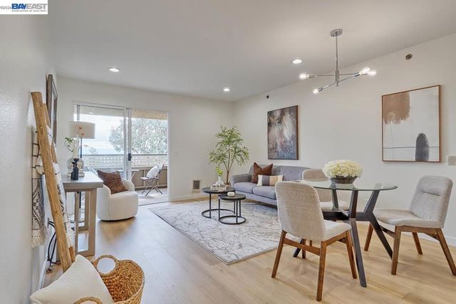 685 Dartmore Ln 365, Hayward, CA 94544