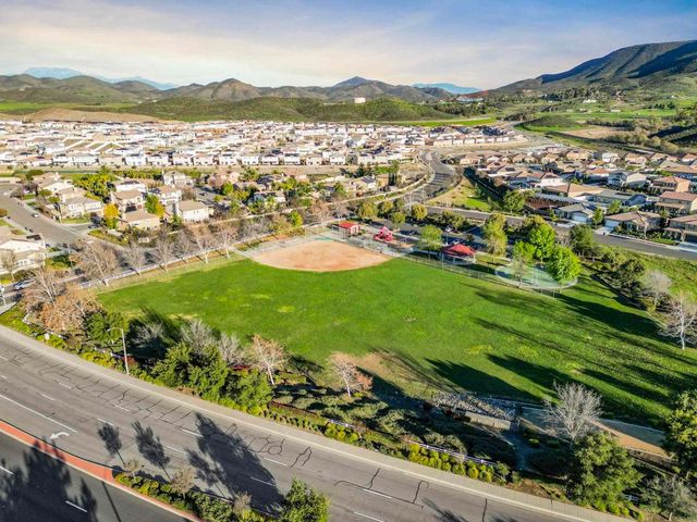 33009 Marin Fields Rd., Winchester, CA 92596