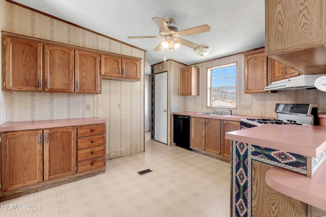 5527 Yukon Drive, Sun Valley, NV 89433