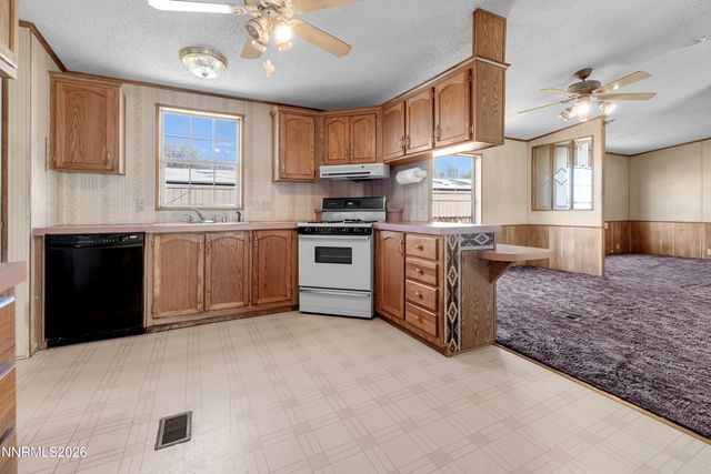 5527 Yukon Drive, Sun Valley, NV 89433