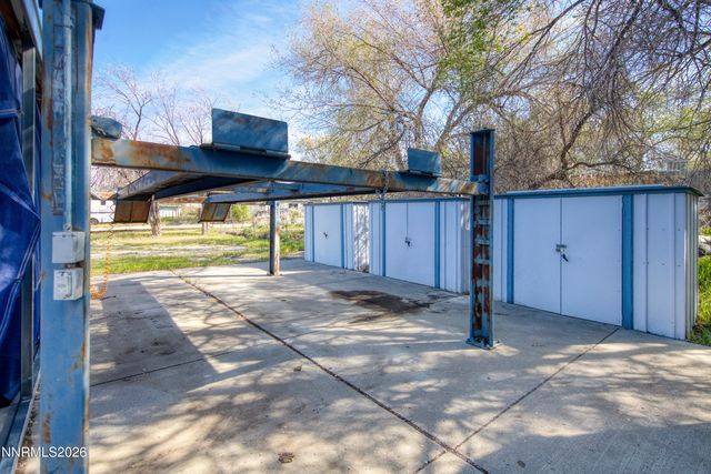 5527 Yukon Drive, Sun Valley, NV 89433