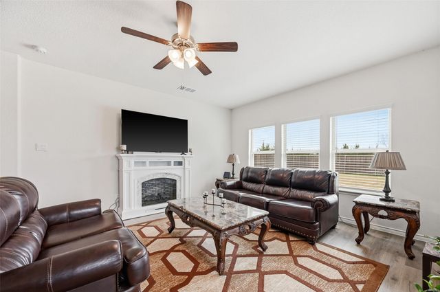 610 Jamestown Lane, Fate, TX 75189