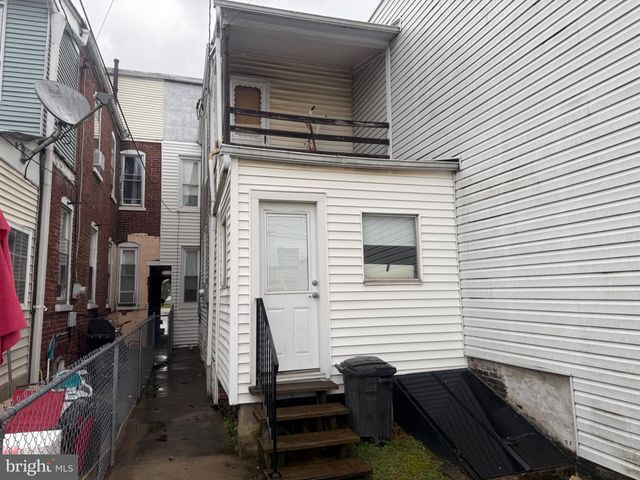2008 KUTZTOWN RD, Reading, PA 19605
