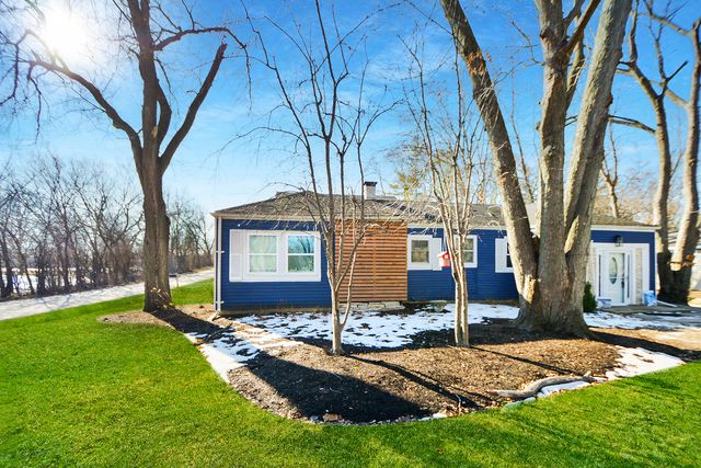 21269 W Ridge Road, Lake Zurich, IL 60047