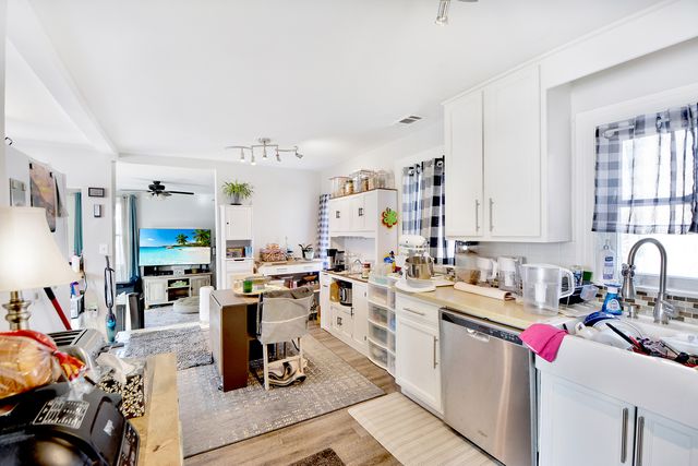 21269 W Ridge Road, Lake Zurich, IL 60047