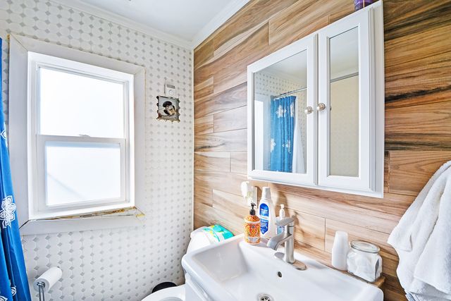 21269 W Ridge Road, Lake Zurich, IL 60047