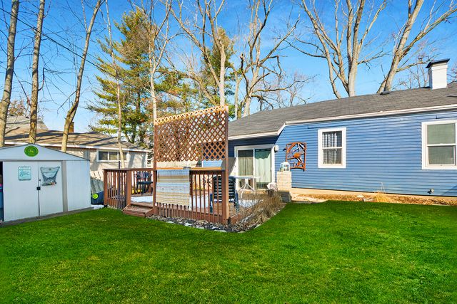 21269 W Ridge Road, Lake Zurich, IL 60047