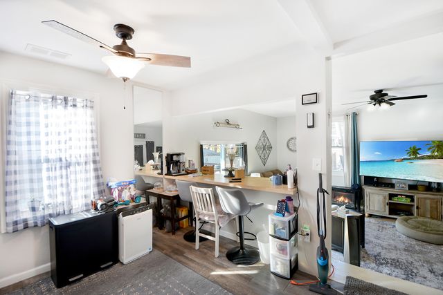 21269 W Ridge Road, Lake Zurich, IL 60047