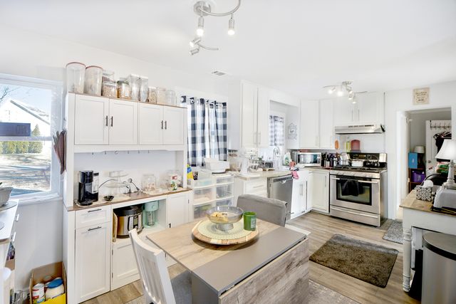 21269 W Ridge Road, Lake Zurich, IL 60047