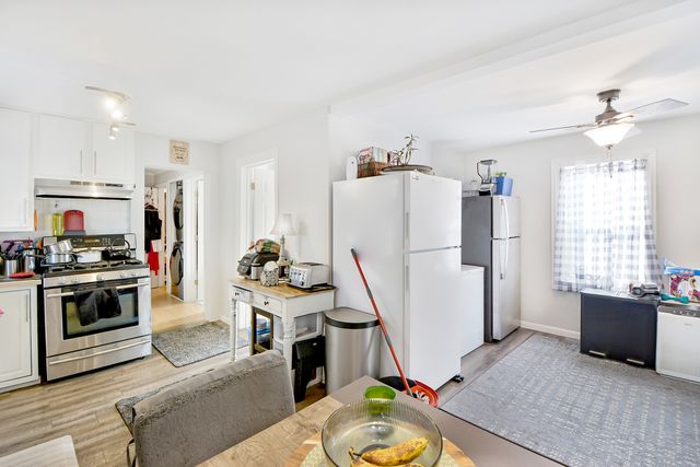 21269 W Ridge Road, Lake Zurich, IL 60047