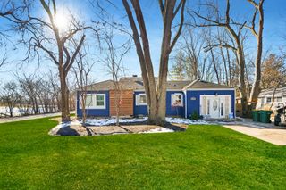 21269 W Ridge Road, Lake Zurich, IL 60047